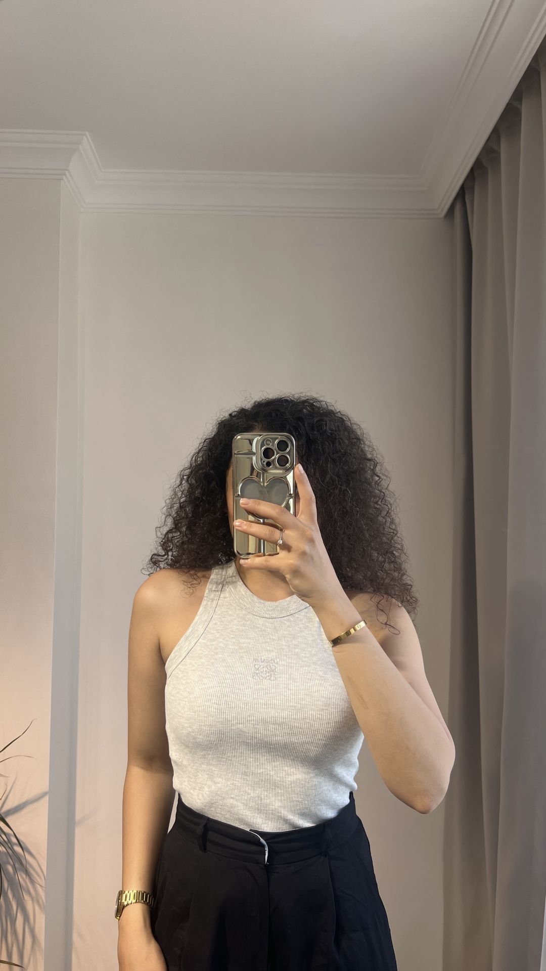 Loewe Gri Halter Atlet