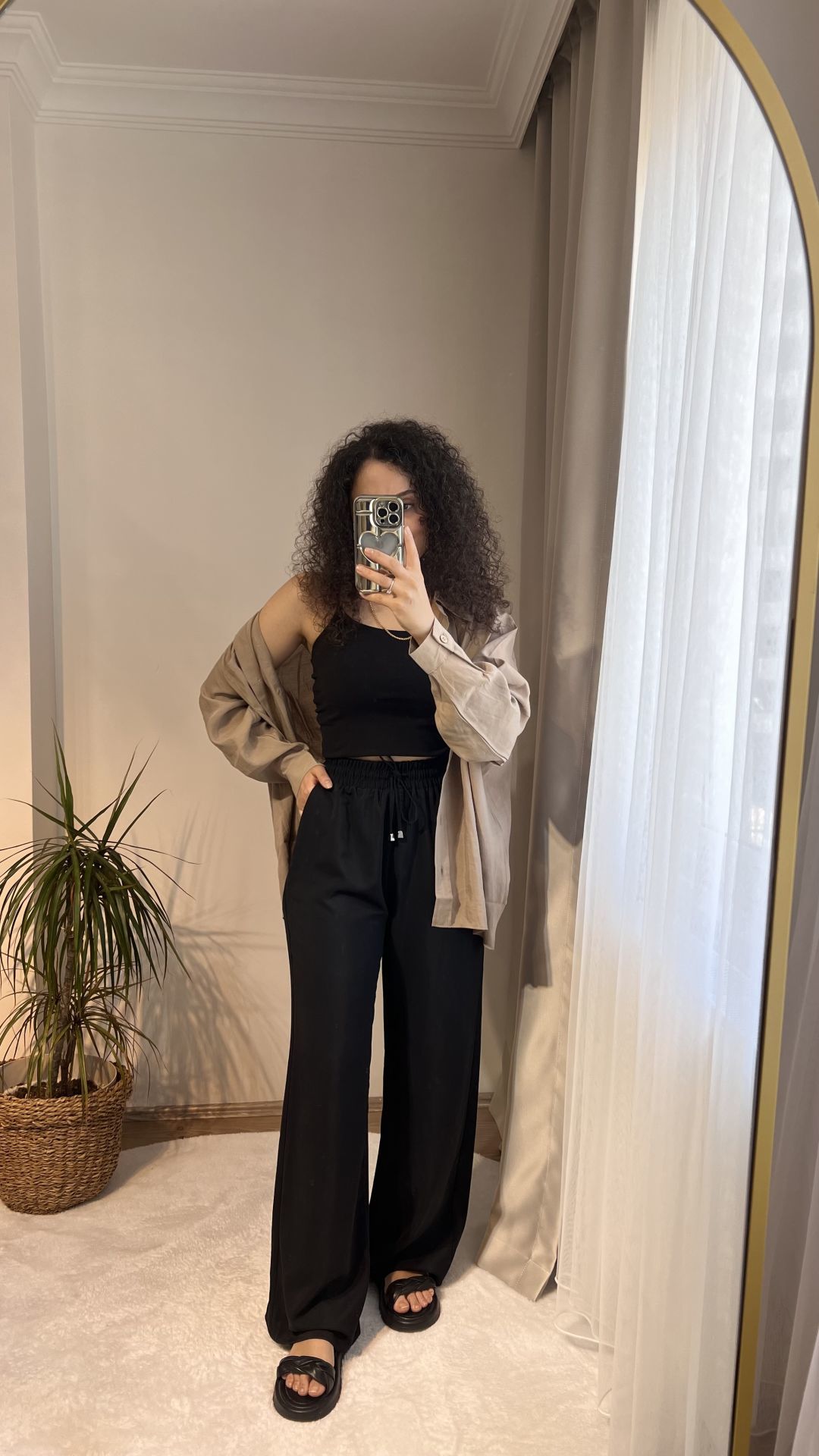Quzu Beli Lastikli Bol Paça Siyah Pantolon