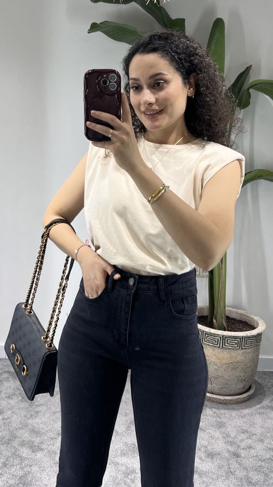 Quzu Kadın Omzu Vatkalı Kolsuz Basic Düz Tshirt Bej