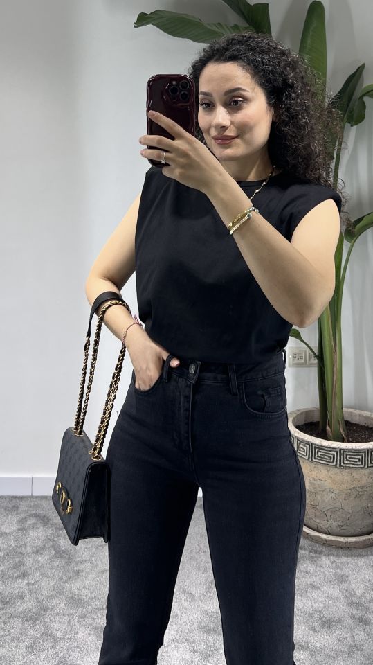 Quzu Kadın Omzu Vatkalı Kolsuz Basic Düz Tshirt Siyah