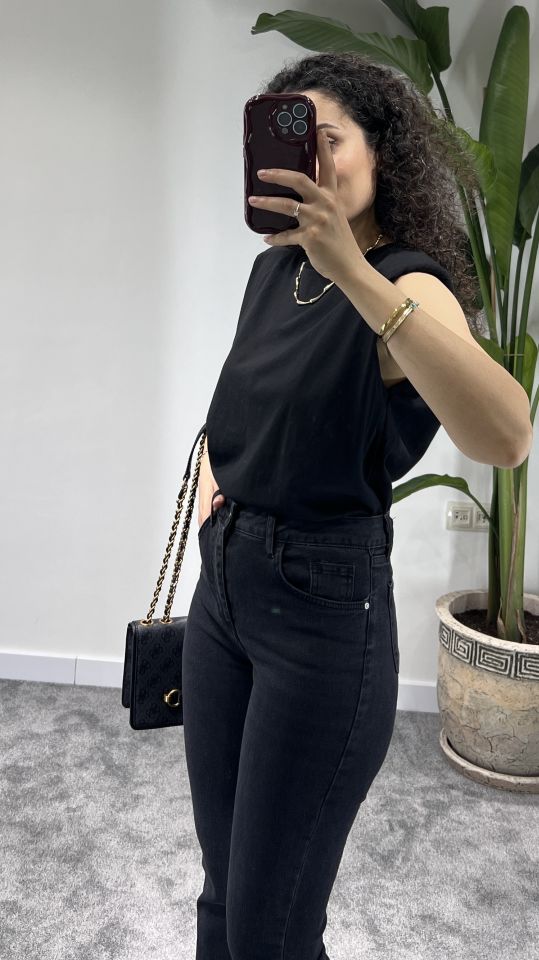 Quzu Kadın Omzu Vatkalı Kolsuz Basic Düz Tshirt Siyah