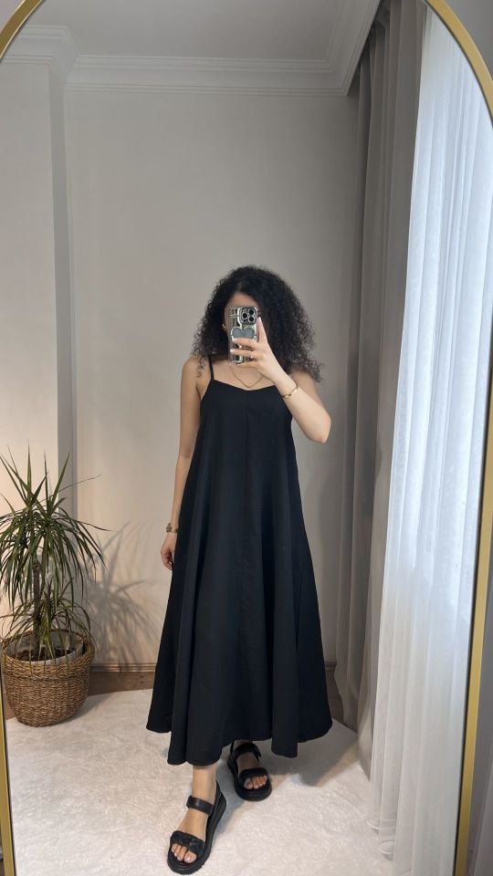 Siyah Askılı Elbise